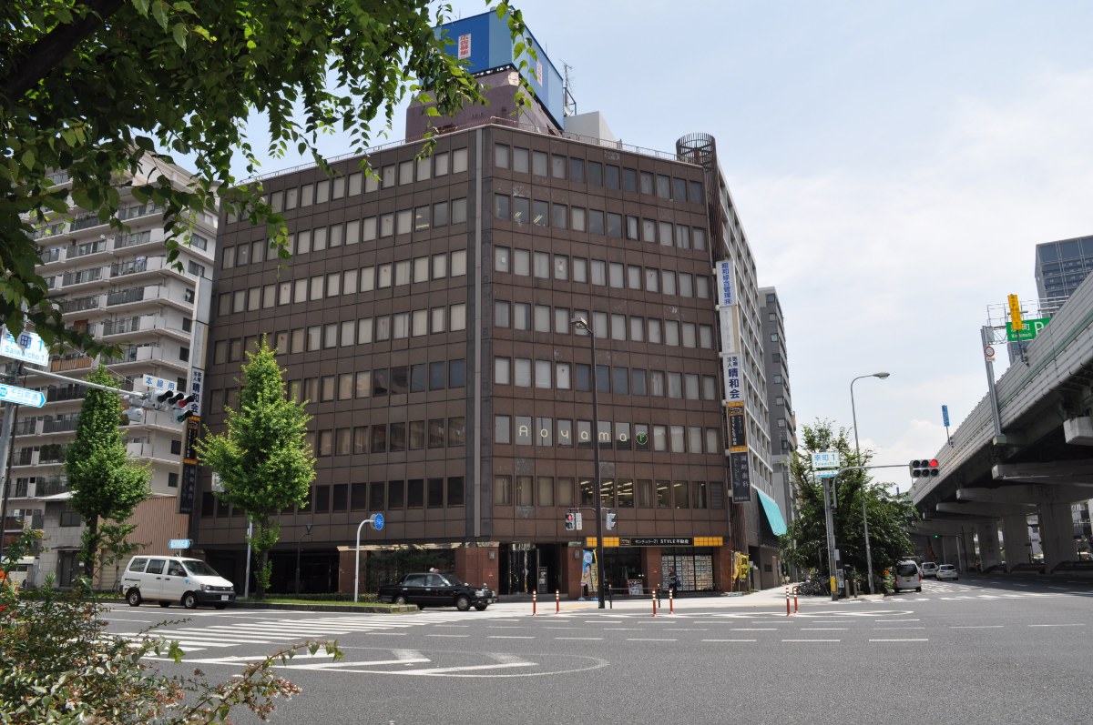 昭和綜合管理本社ビル 外観（当院3階）